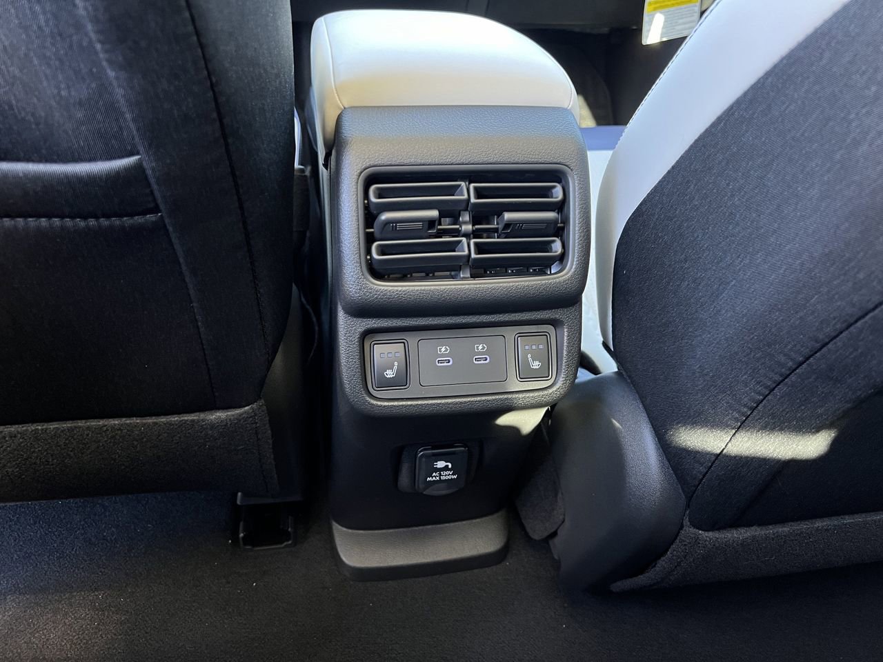 New 2026 Nissan Leaf Platinum+ w/ Cargo Package (Platinum+) image 18