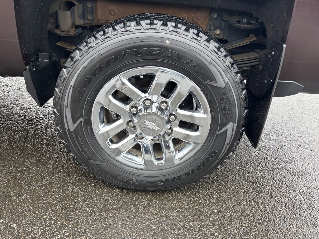 Used 2016 Chevrolet Silverado 3500 LTZ image 9