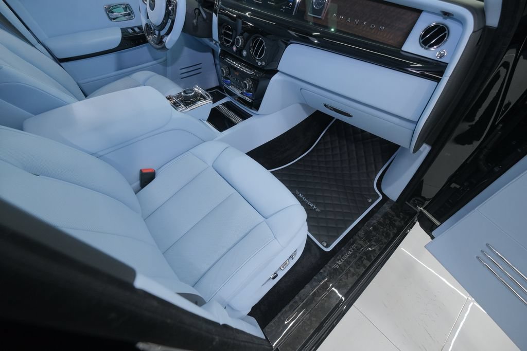 Used 2026 Rolls-Royce Phantom Sedan RWD image 55
