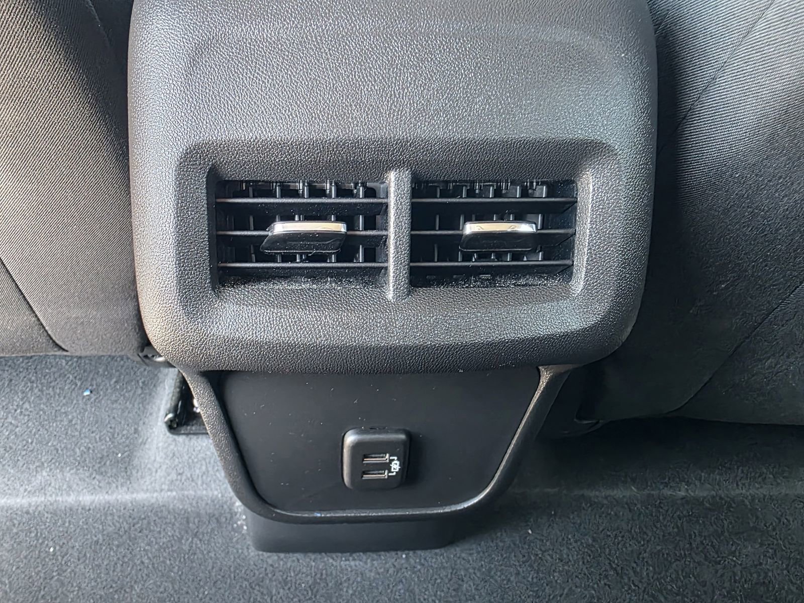 Used 2023 Chevrolet Equinox LT FWD image 24