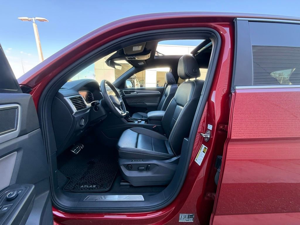Used 2022 Volkswagen Atlas Cross Sport SEL R-Line image 15