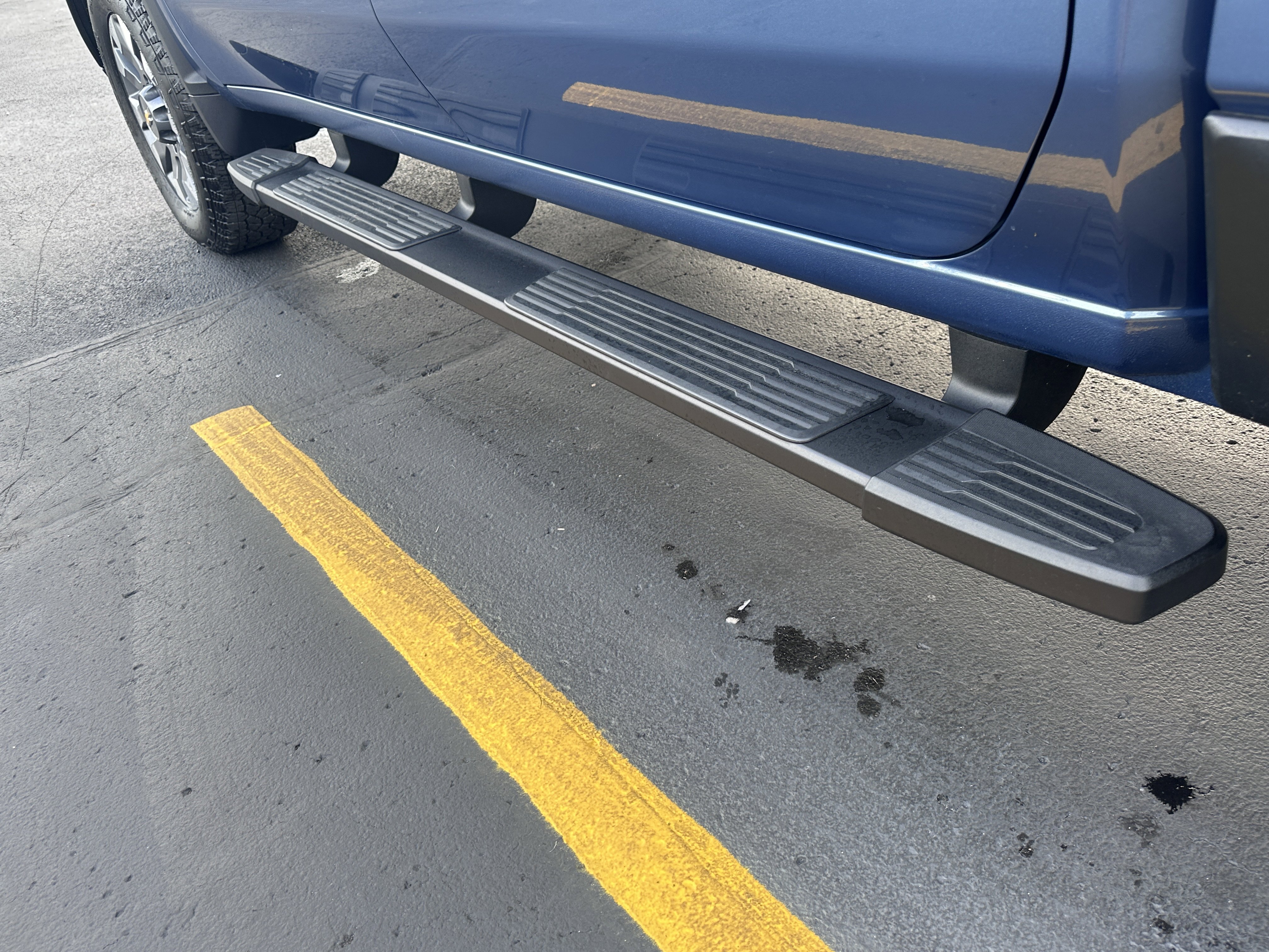 Used 2025 Chevrolet Silverado 2500 Custom image 11