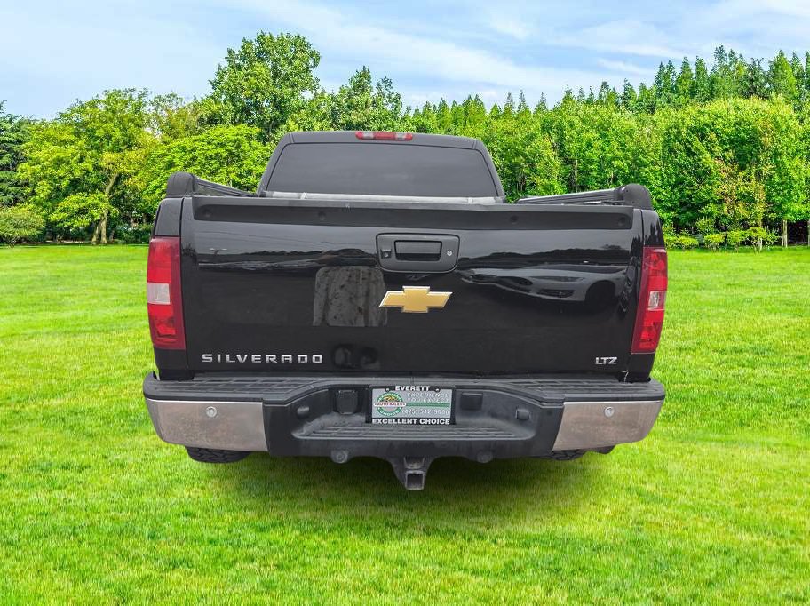 Used 2013 Chevrolet Silverado 1500 LTZ AWD/4WD image 7