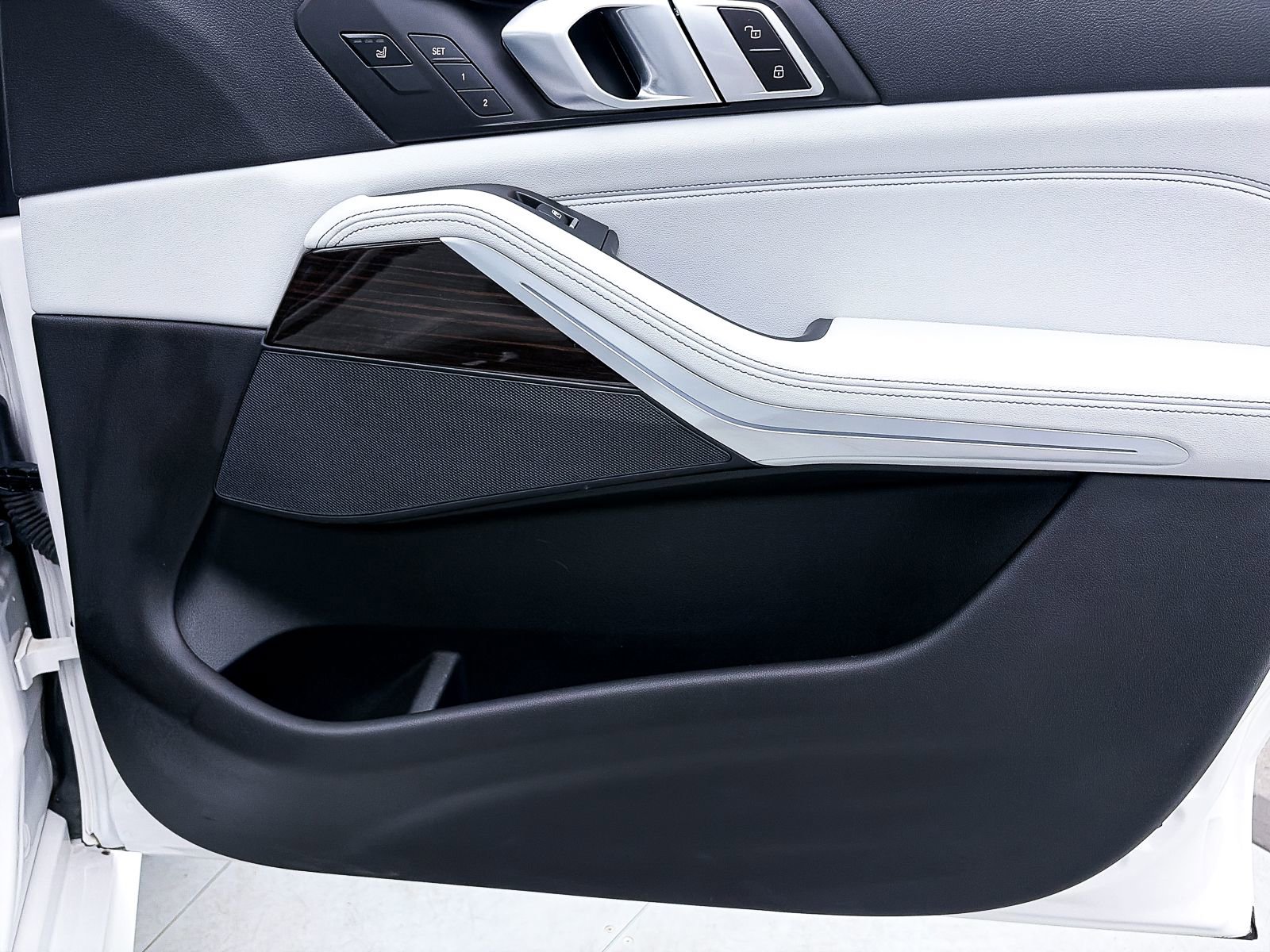 Used 2023 BMW X5 xDrive45e w/ Executive Package image 42