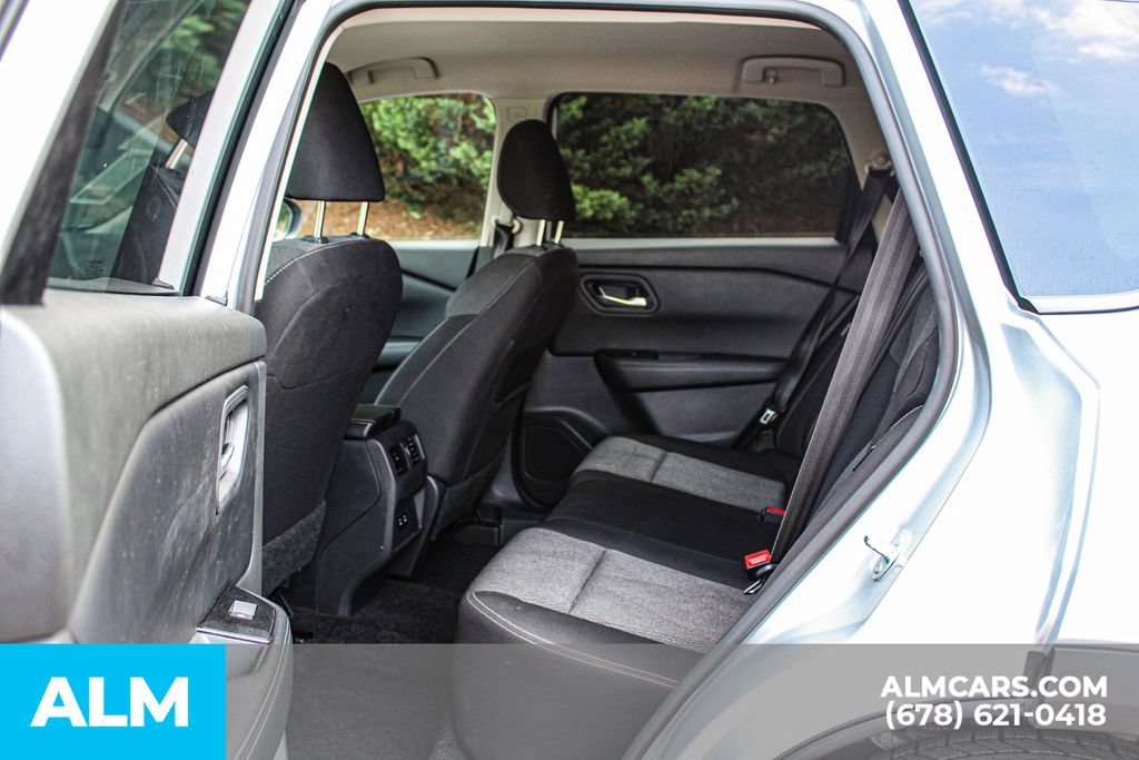 Used 2025 Nissan Rogue SV FWD image 16