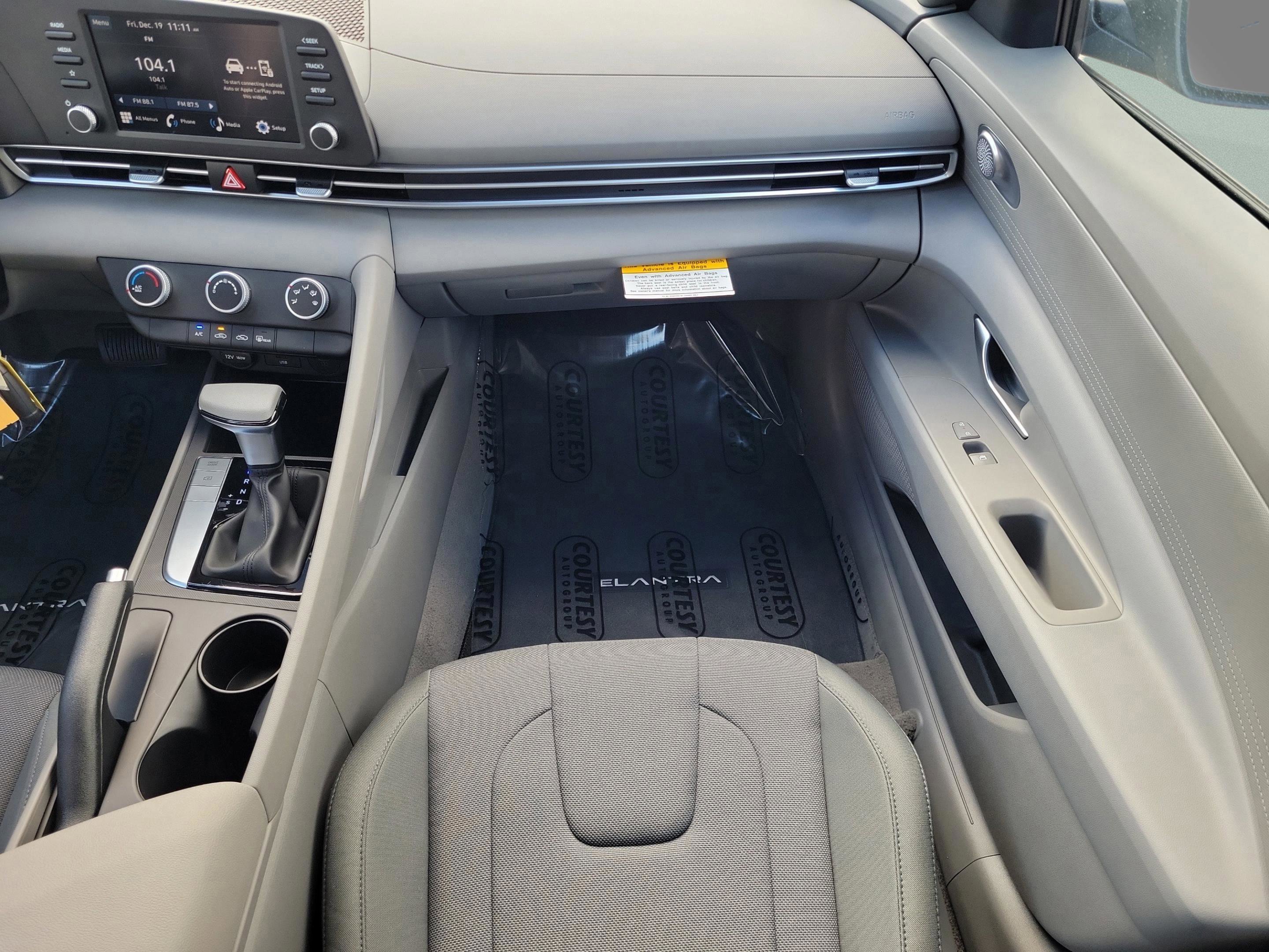 New 2026 Hyundai Elantra SE image 21