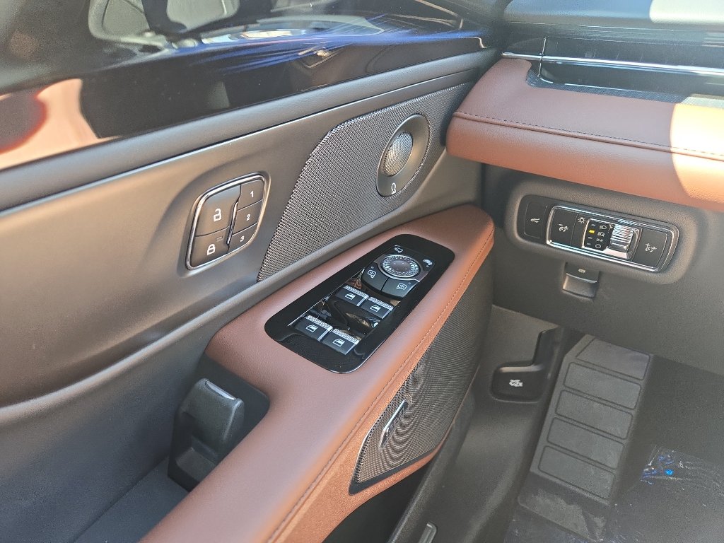 New 2026 Lincoln Nautilus Reserve w/ Jet Appearance Package AWD/4WD image 24
