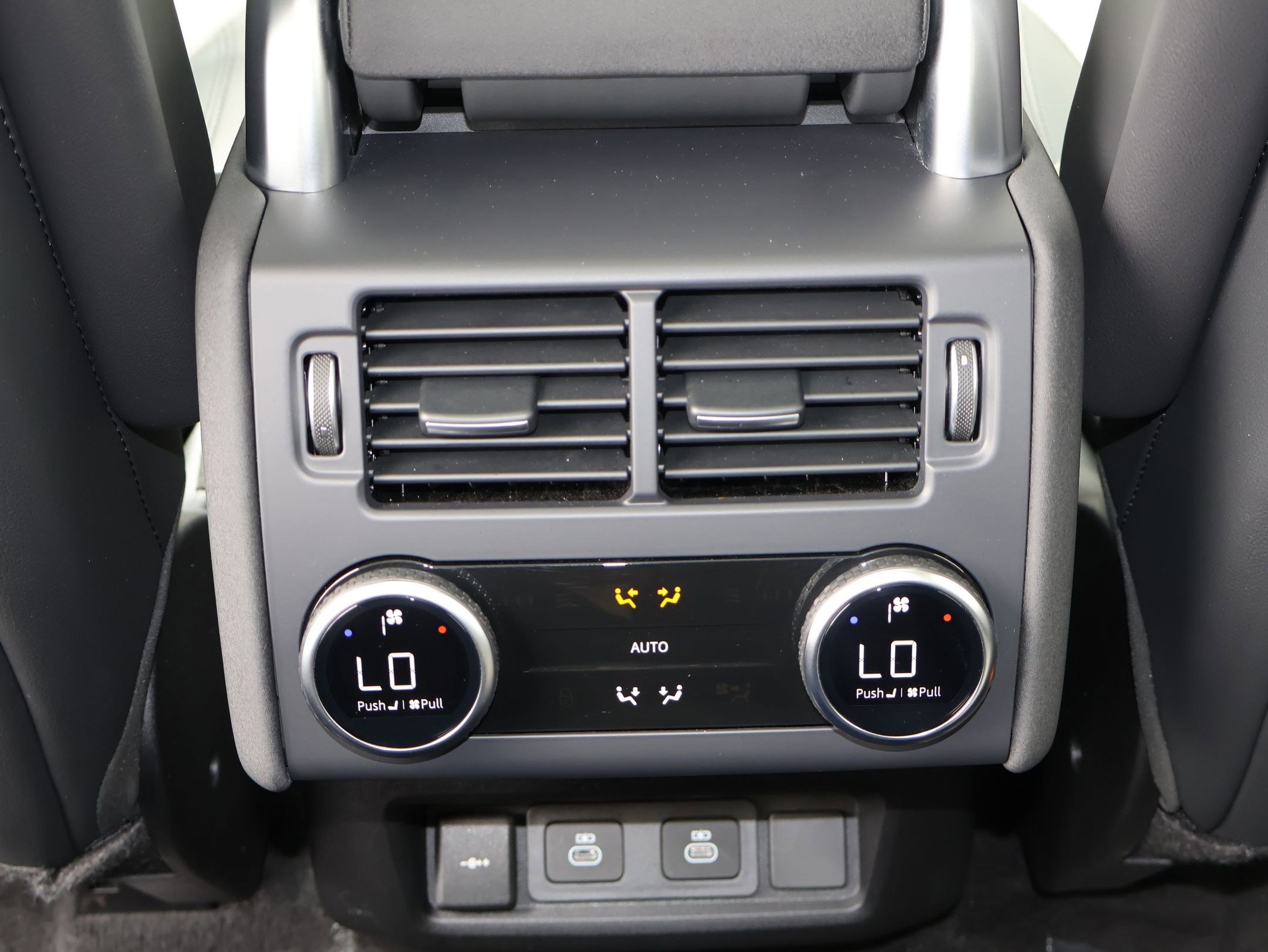 Certified 2025 Land Rover Discovery S AWD/4WD image 26