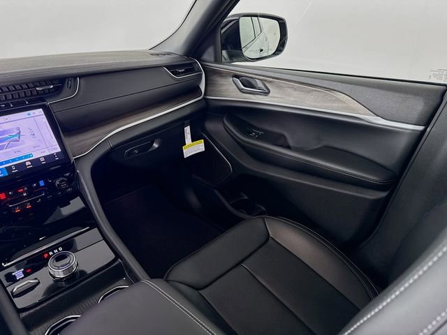 New 2025 Jeep Grand Cherokee Limited image 28