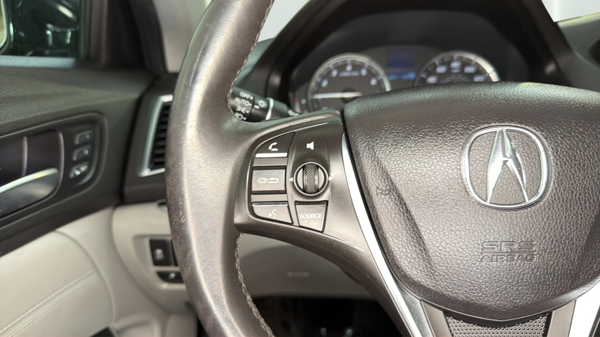 Used 2015 Acura TLX V6 image 27