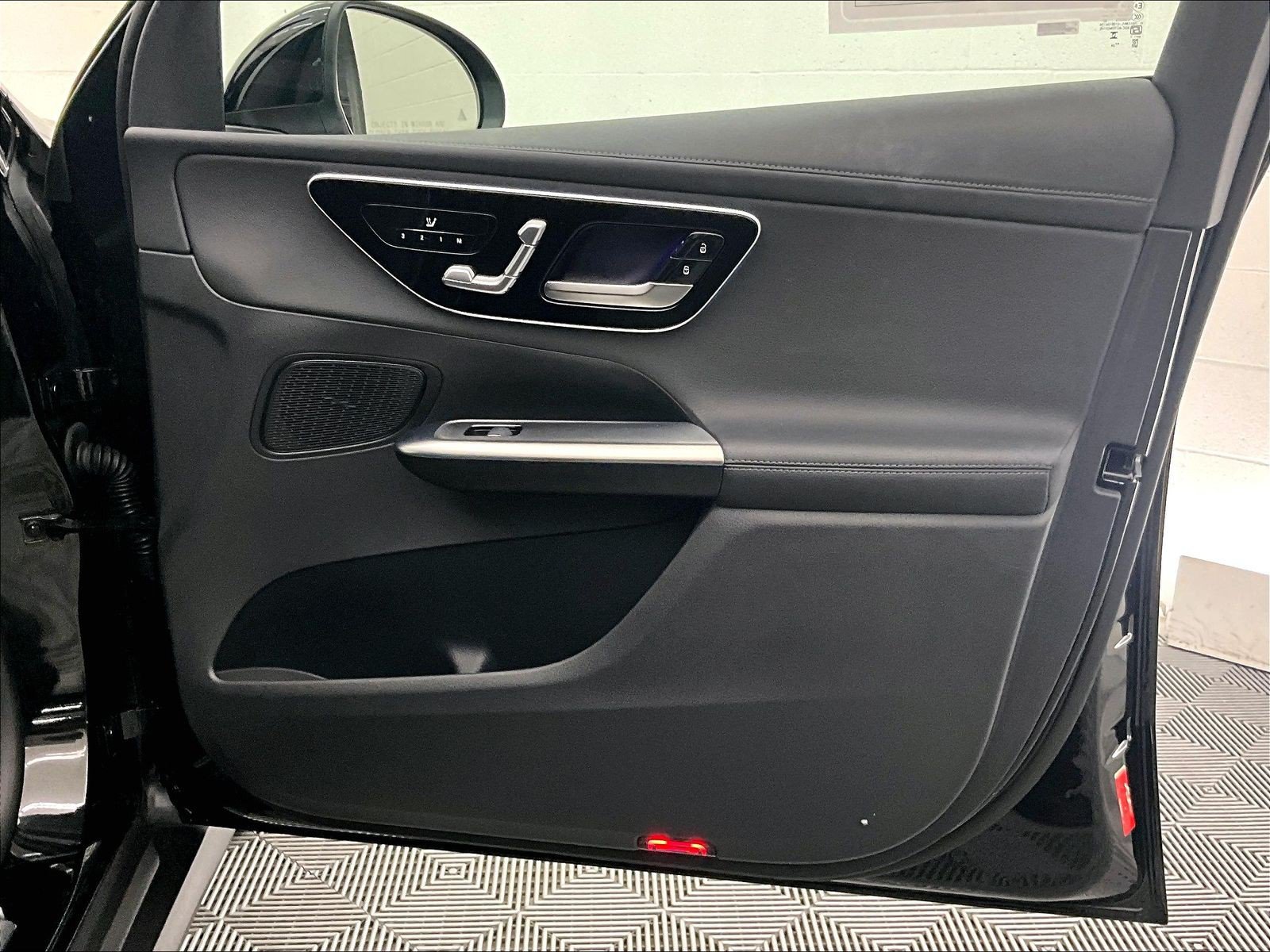 Certified 2025 Mercedes-Benz GLC 350e 4MATIC image 25