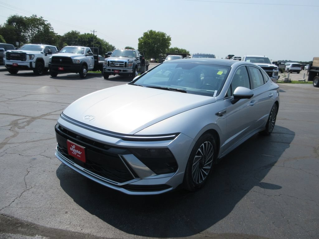 Used 2025 Hyundai Sonata Limited FWD image 10