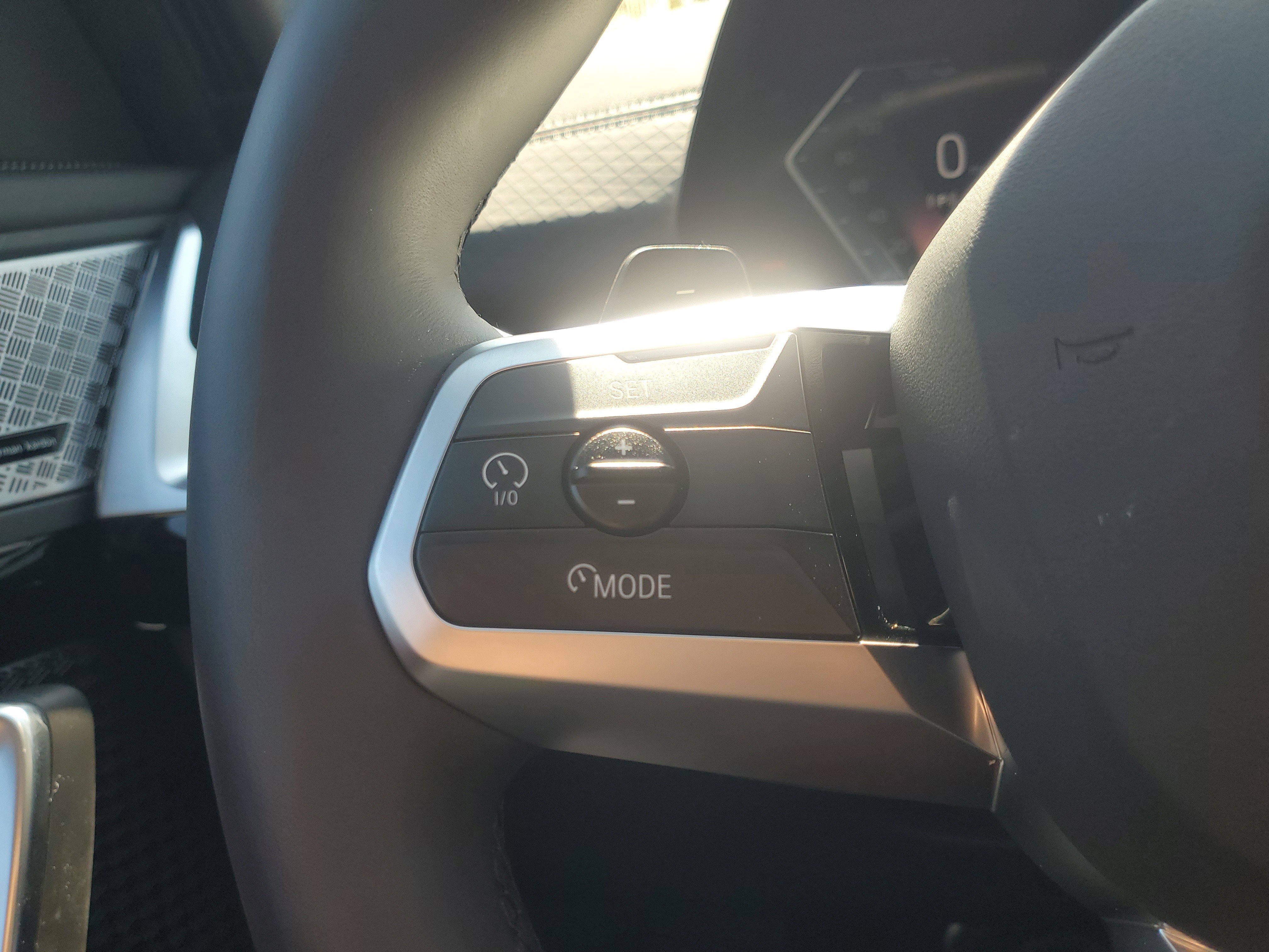 Used 2025 BMW X2 xDrive28i w/ Premium Package image 26