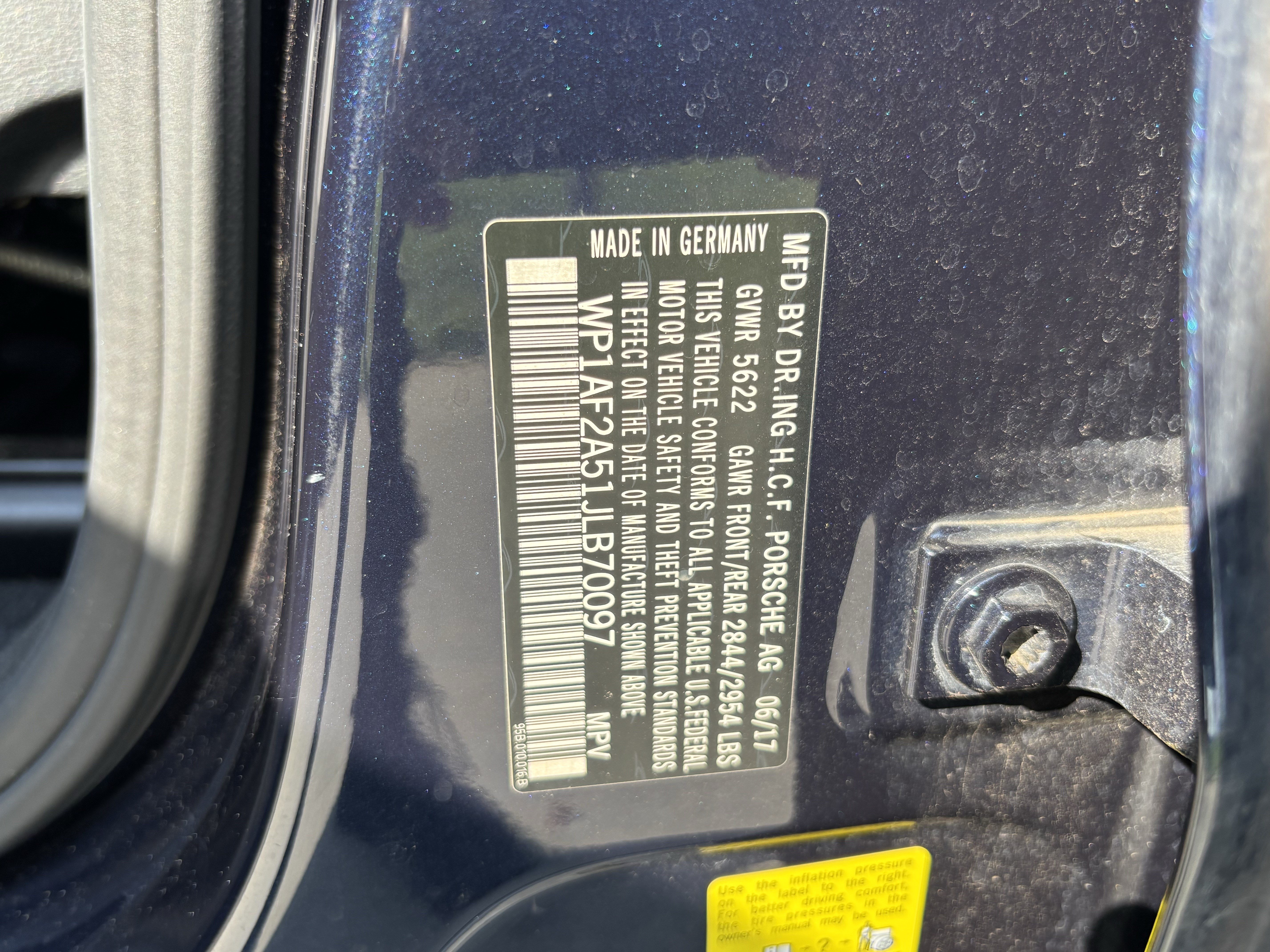 Used 2018 Porsche Macan Turbo AWD/4WD image 37