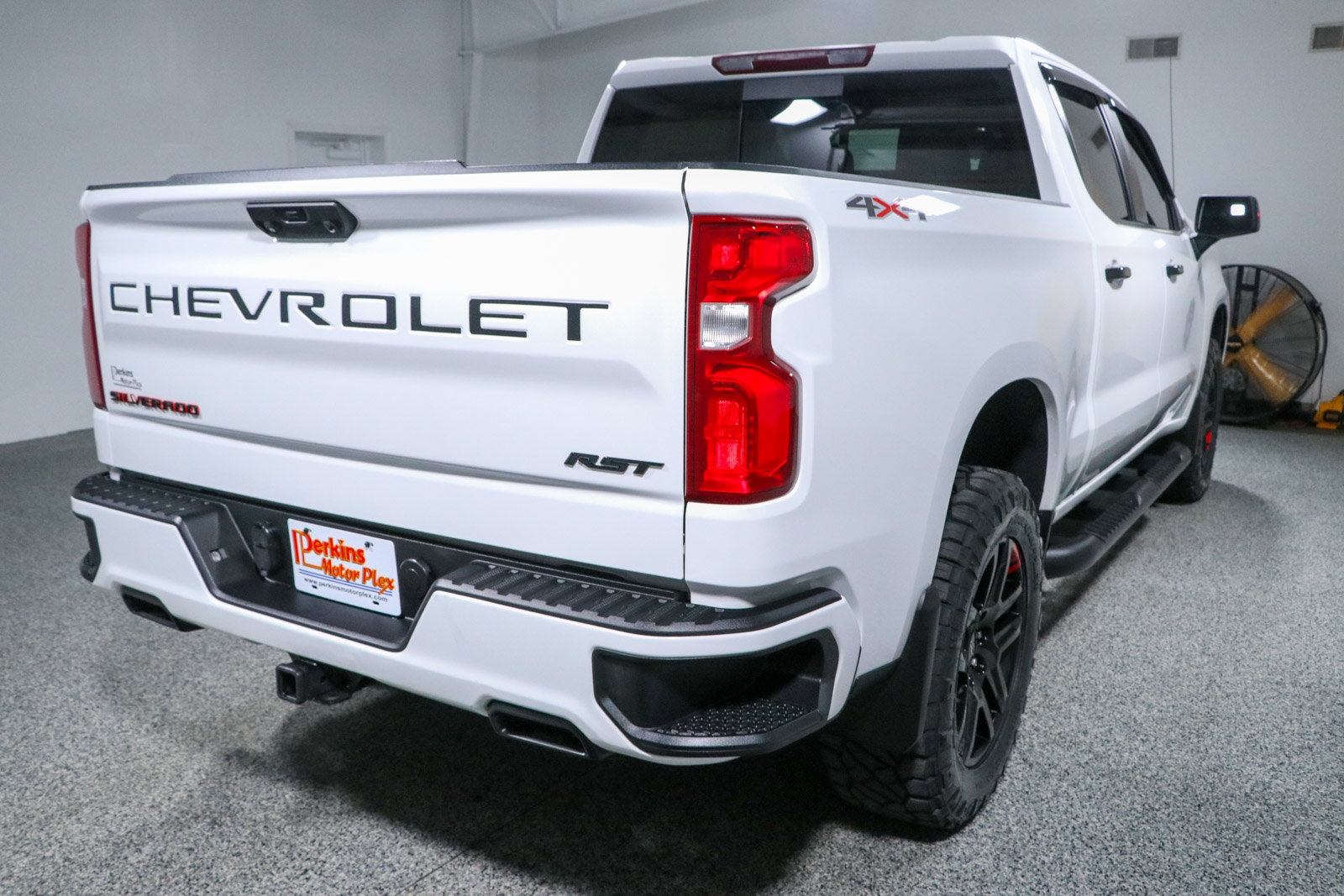 Used 2022 Chevrolet Silverado 1500 RST w/ Redline Edition AWD/4WD image 8