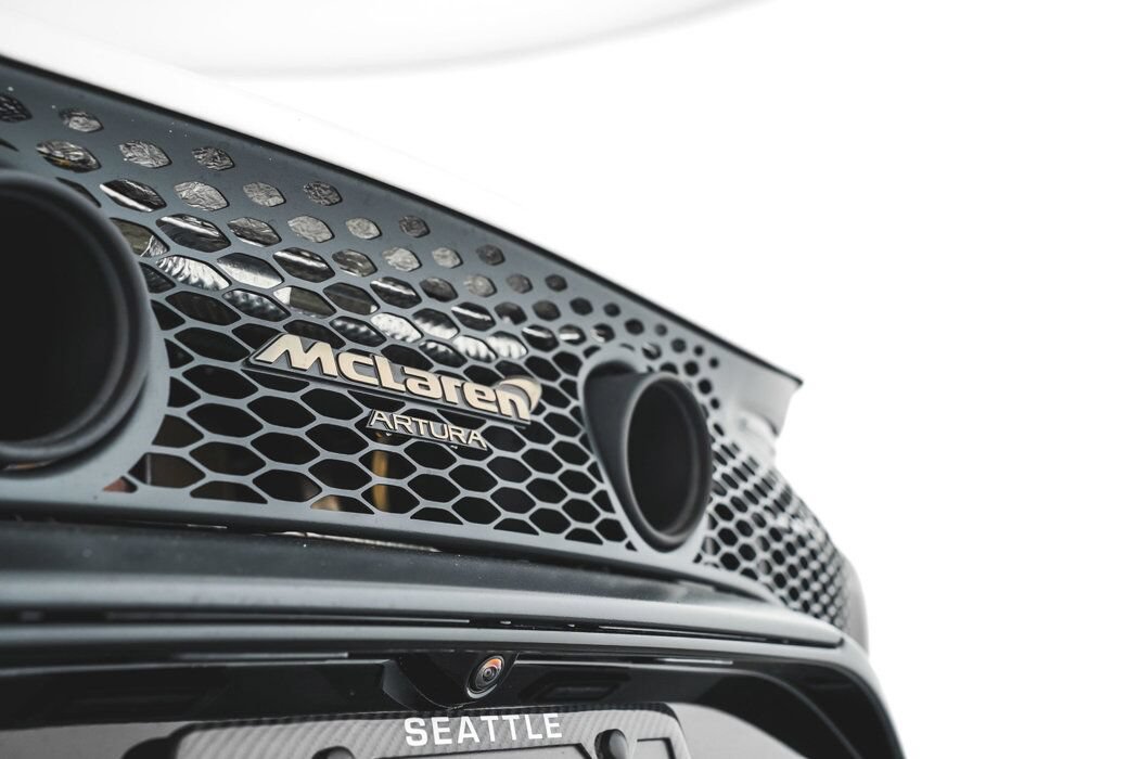 Used 2025 McLaren Artura Spider RWD image 44