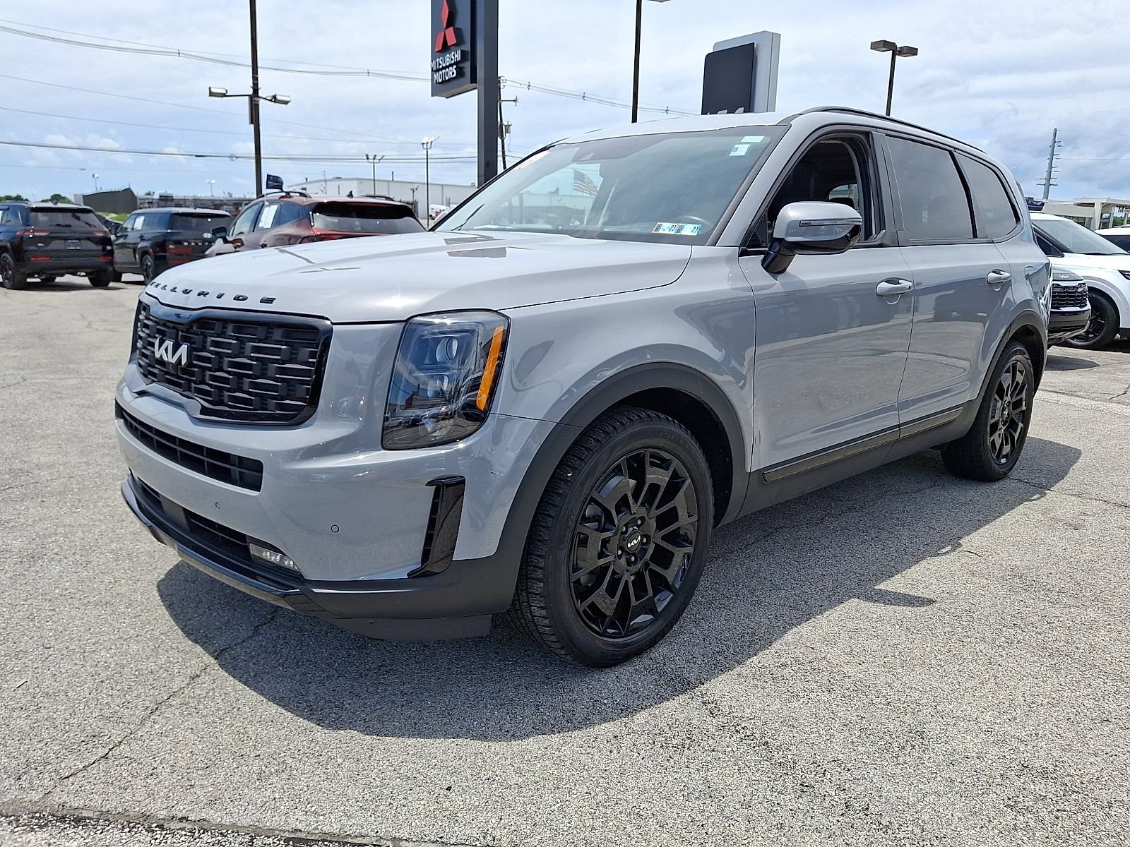 Used 2022 Kia Telluride SX w/ SX Prestige Package AWD/4WD image 3