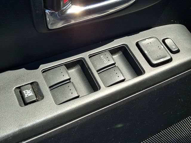 Used 2013 MAZDA MAZDA5 Sport FWD image 25