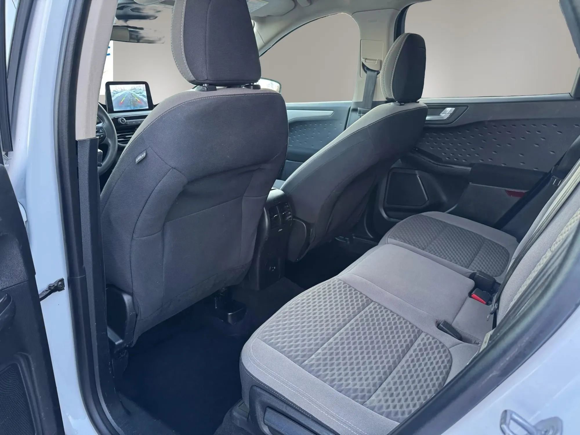 Used 2020 Ford Escape SE image 19