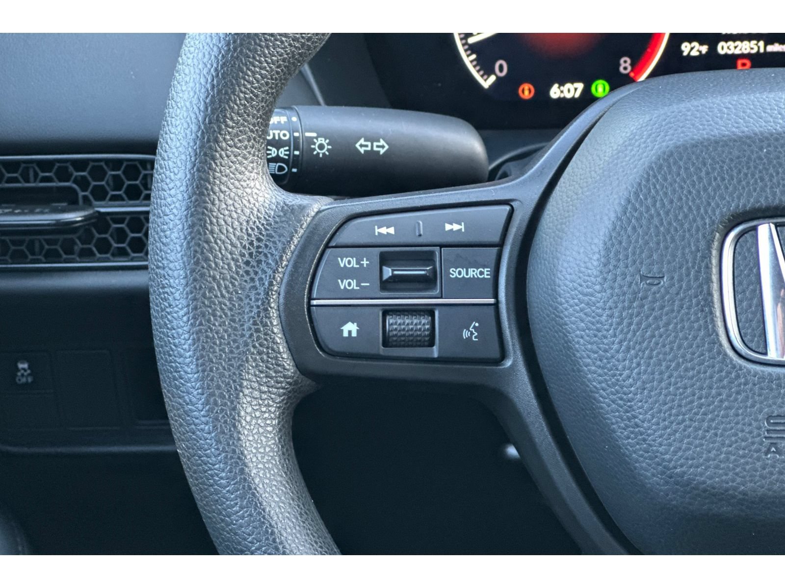 Used 2024 Honda HR-V LX image 37