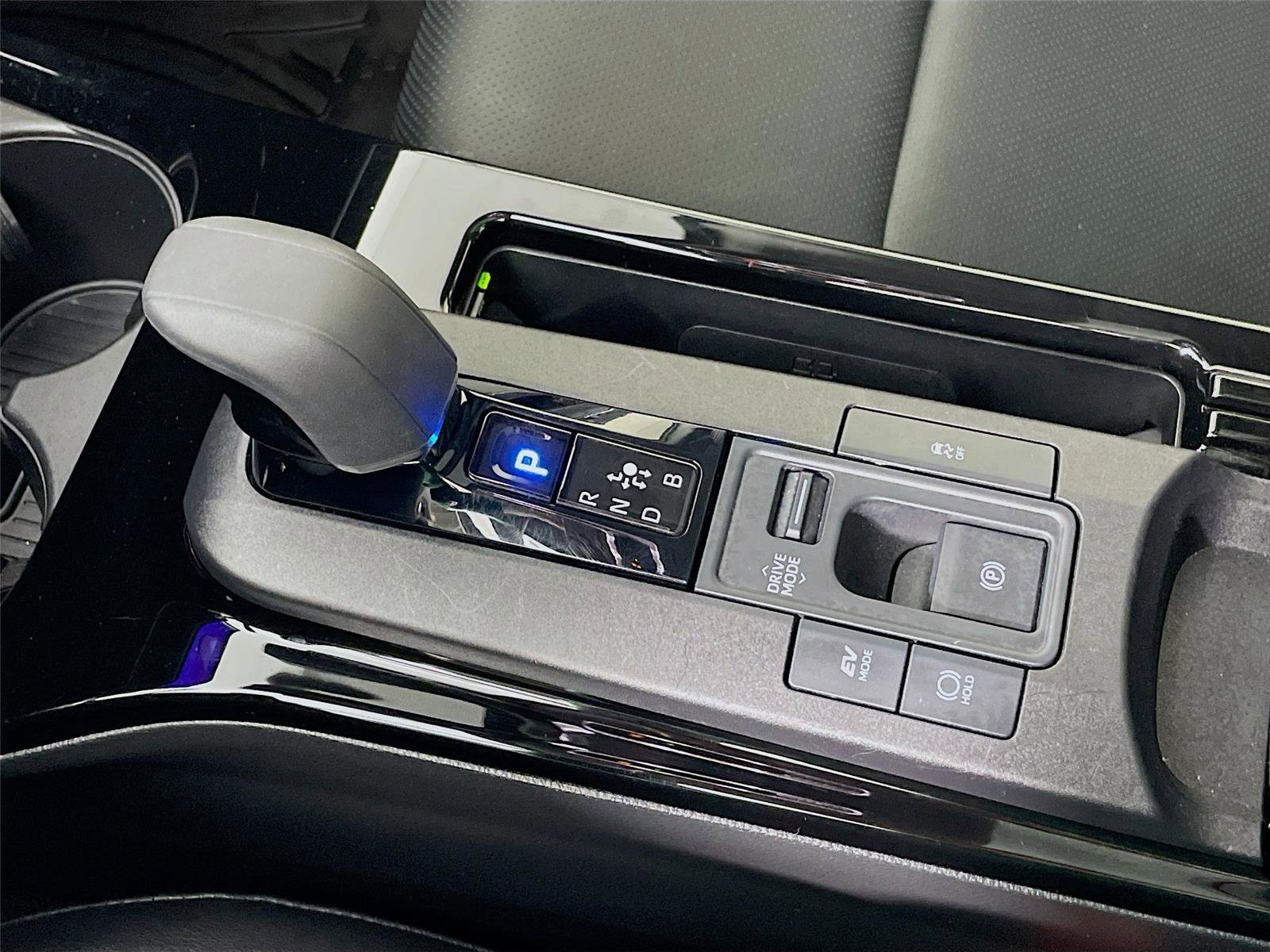 Used 2024 Toyota Prius XLE image 19