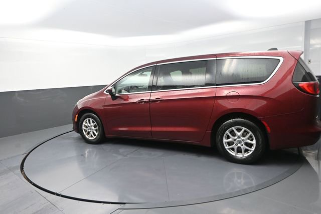 Used 2022 Chrysler Voyager LX FWD image 84