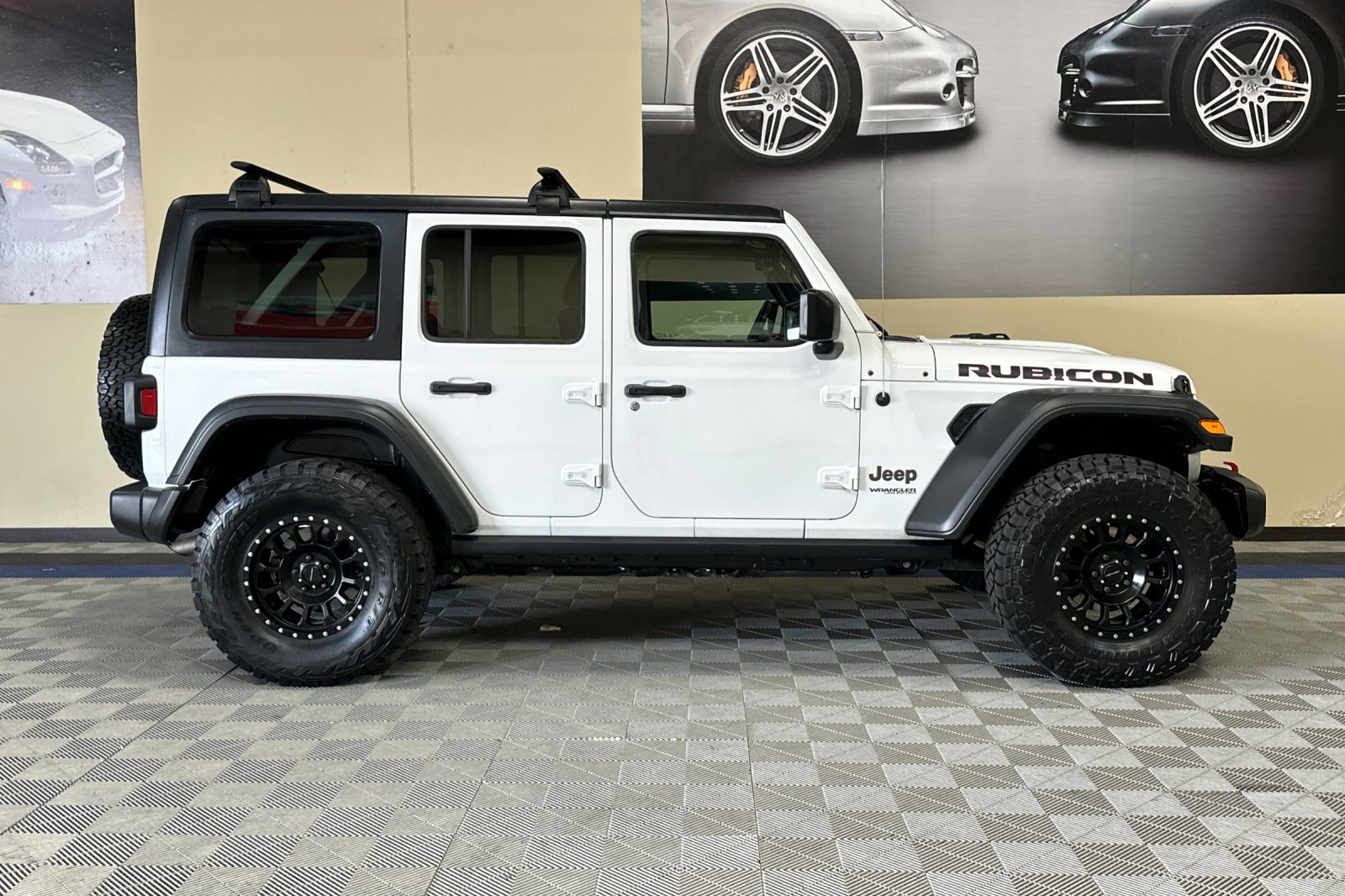 Used 2018 Jeep Wrangler Unlimited Rubicon AWD/4WD image 3