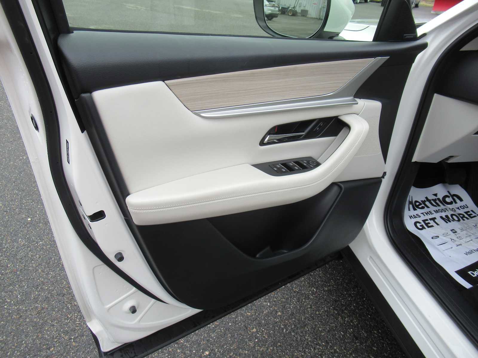 Used 2024 MAZDA CX-90 3.3 Turbo w/ Premium Plus Pkg image 14