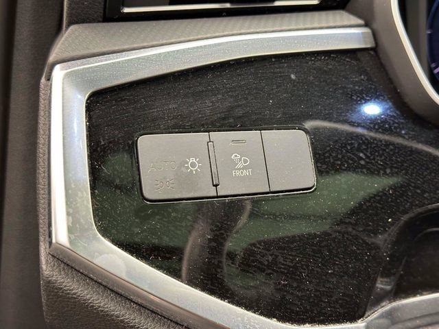 Used 2023 Audi Q3 2.0T Premium w/ Convenience Package AWD/4WD image 23