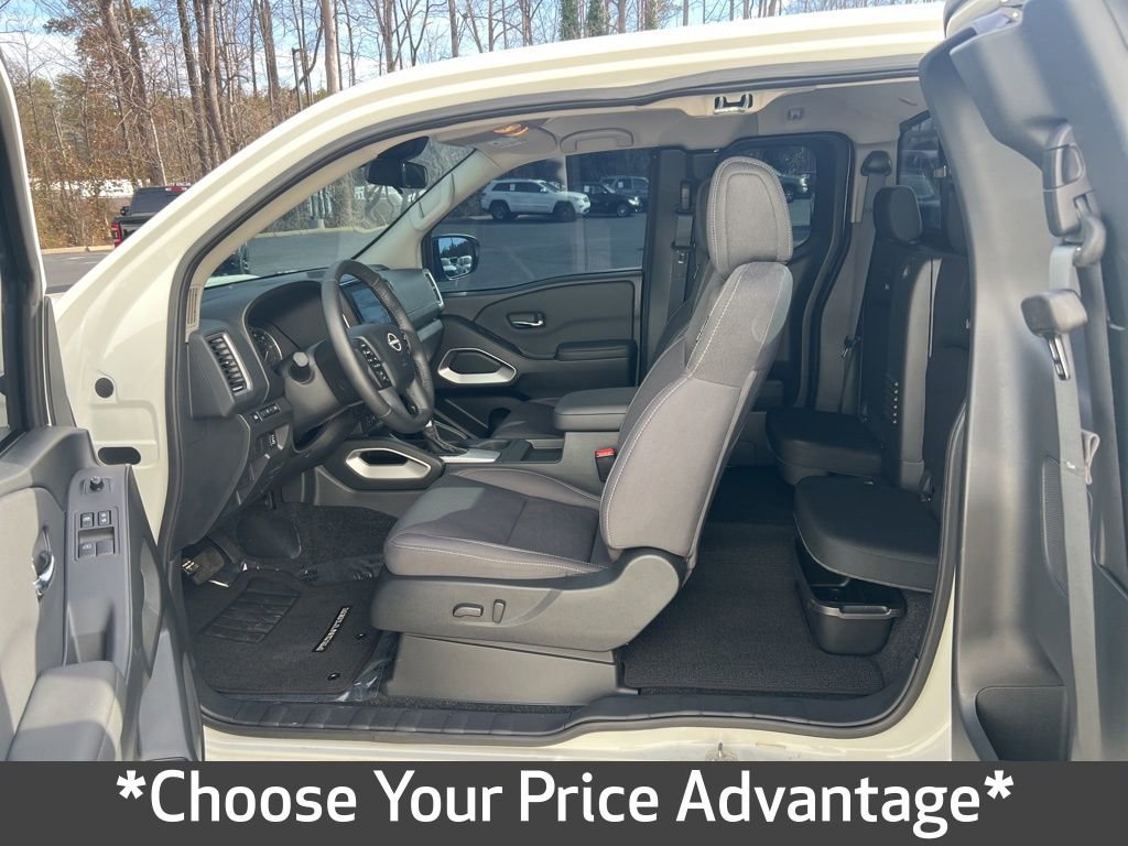 Used 2024 Nissan Frontier SV w/ SV Convenience Package image 28