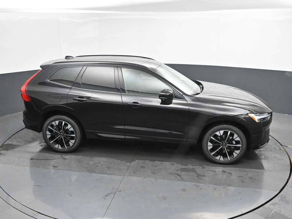 New 2026 Volvo XC60 B5 Plus w/ Protection Package Premier image 32