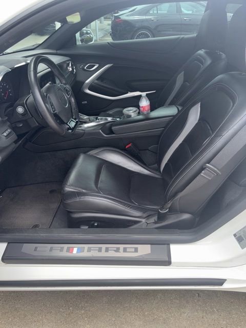 Used 2018 Chevrolet Camaro LT RWD image 3