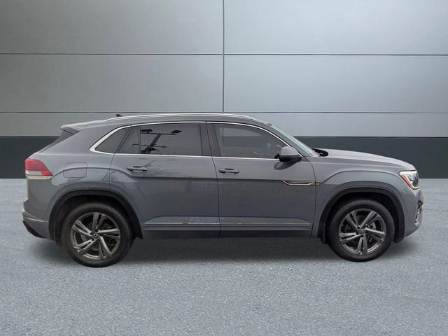 Used 2024 Volkswagen Atlas Cross Sport SEL R-Line AWD/4WD image 7