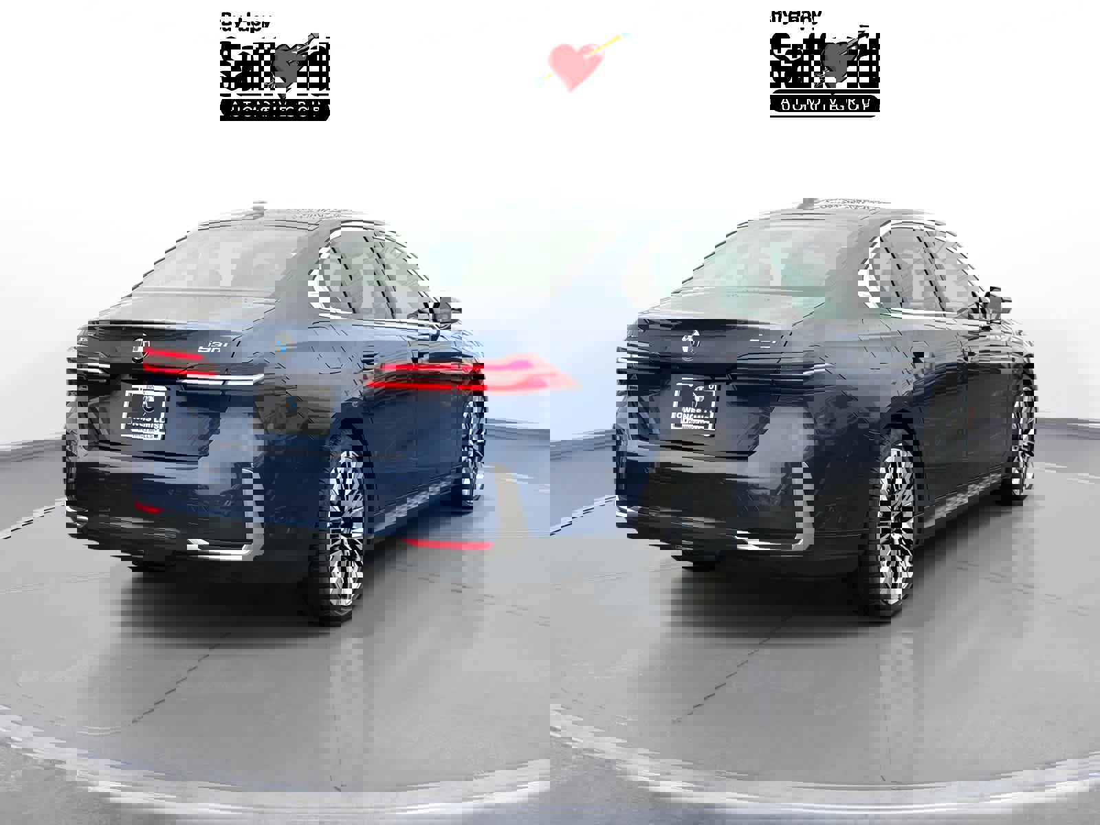 Used 2024 BMW 530i xDrive w/ Premium Package image 9