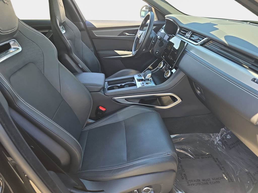 Certified 2025 Jaguar F-PACE R-Dynamic S AWD/4WD image 10