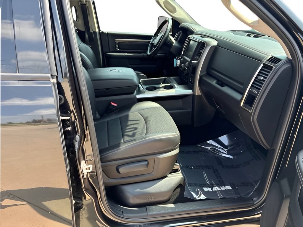 Used 2017 RAM 1500 Sport w/ Black Ram 1500 Sport Group AWD/4WD image 10