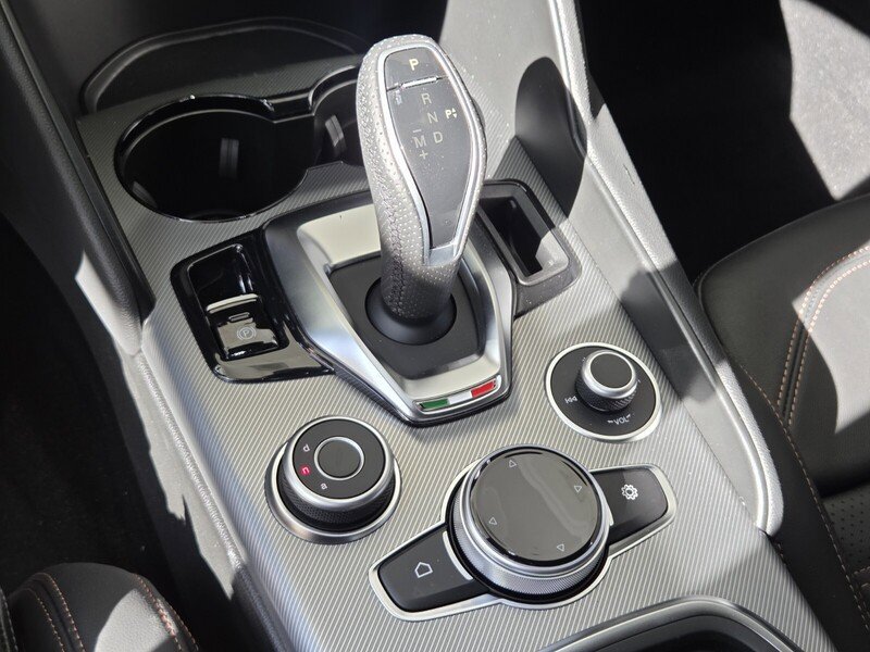 New 2025 Alfa Romeo Giulia w/ Driving Assist Package RWD image 15