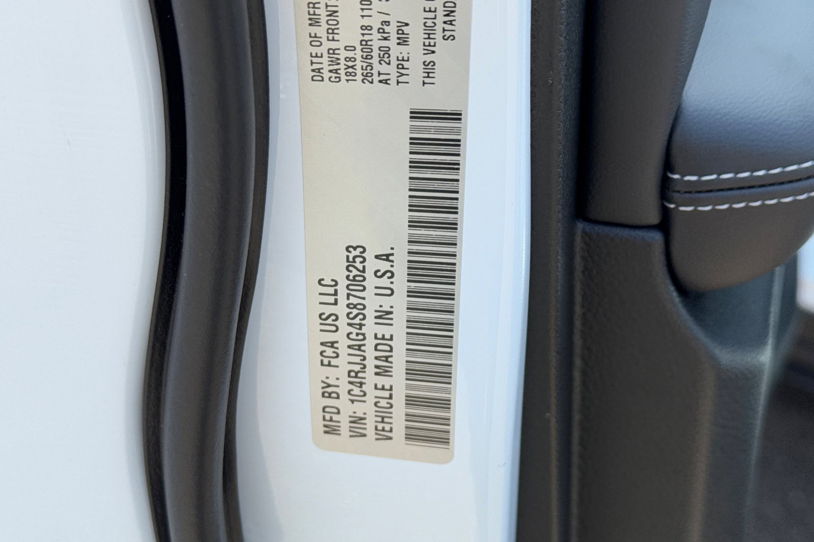 New 2025 Jeep Grand Cherokee L Laredo image 23