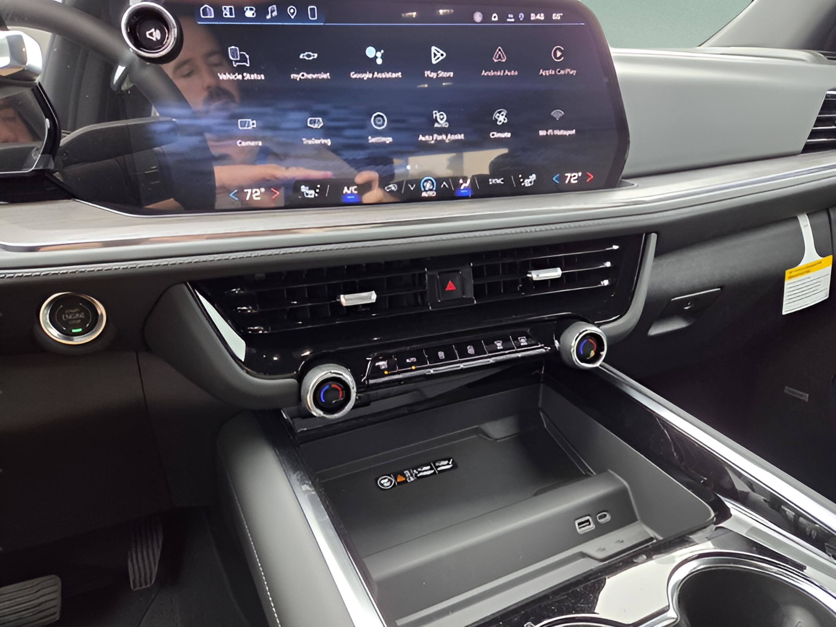 New 2026 Chevrolet Suburban Z71 w/ Comfort Package image 13