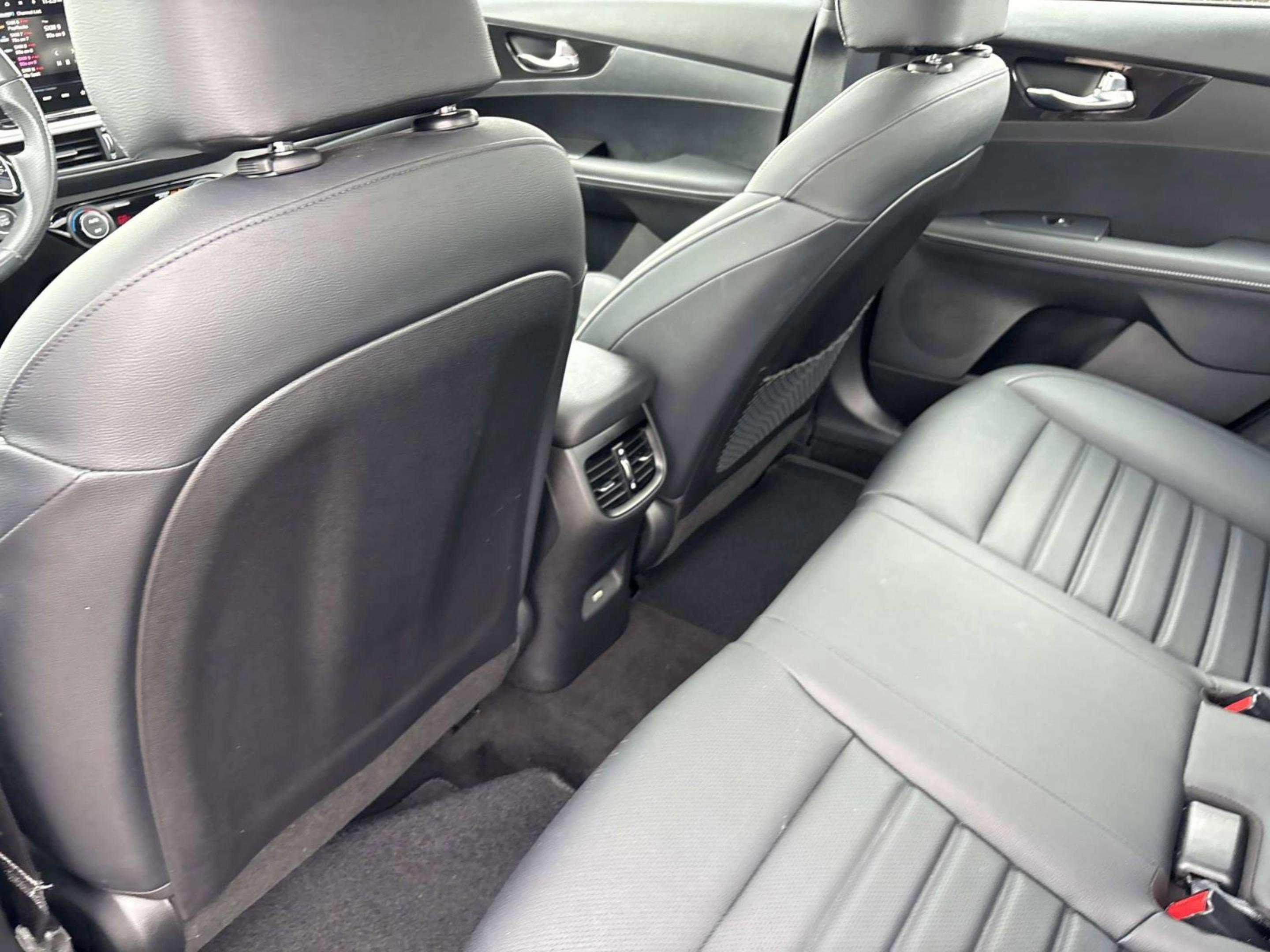 Used 2023 Kia Forte GT-Line w/ GT-Line Premium Package image 15