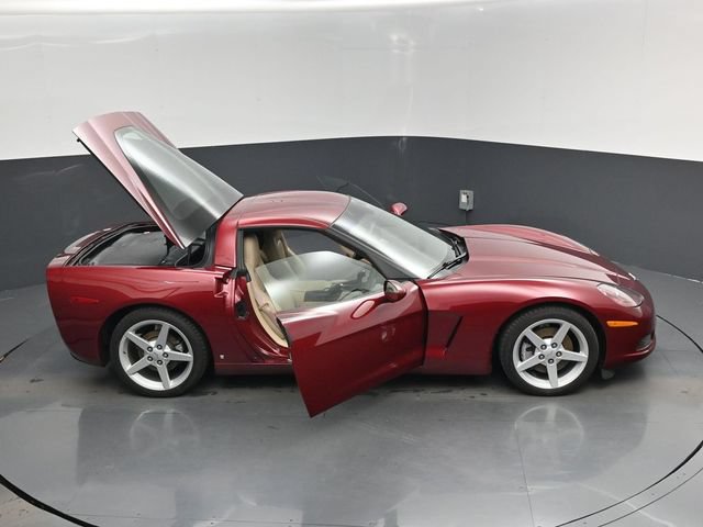 Used 2007 Chevrolet Corvette Coupe w/ Preferred Equipment Group RWD image 18