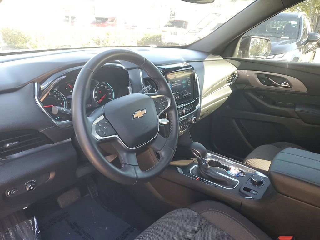 Used 2023 Chevrolet Traverse LT image 28