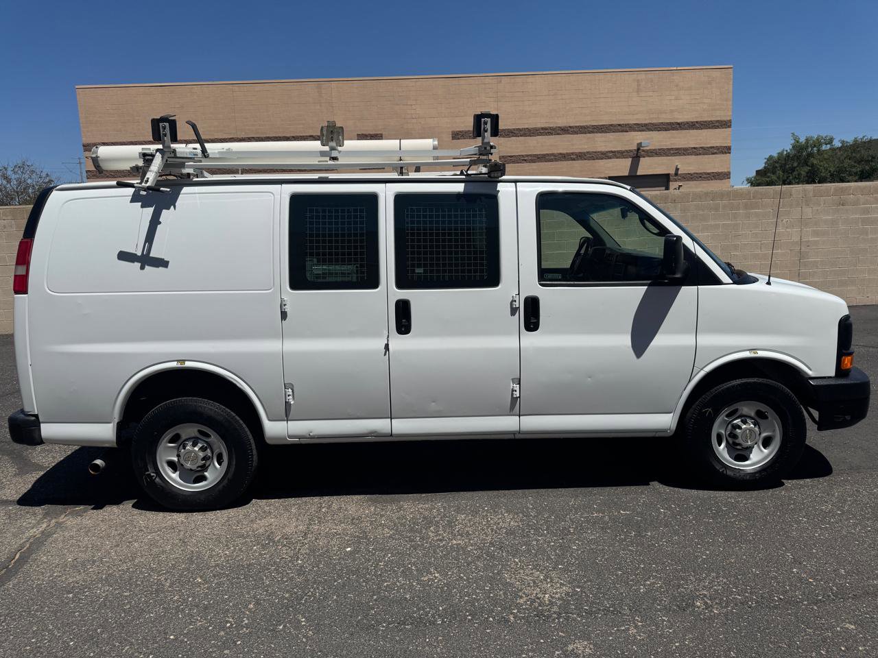 Used 2013 Chevrolet Express 2500 RWD image 9