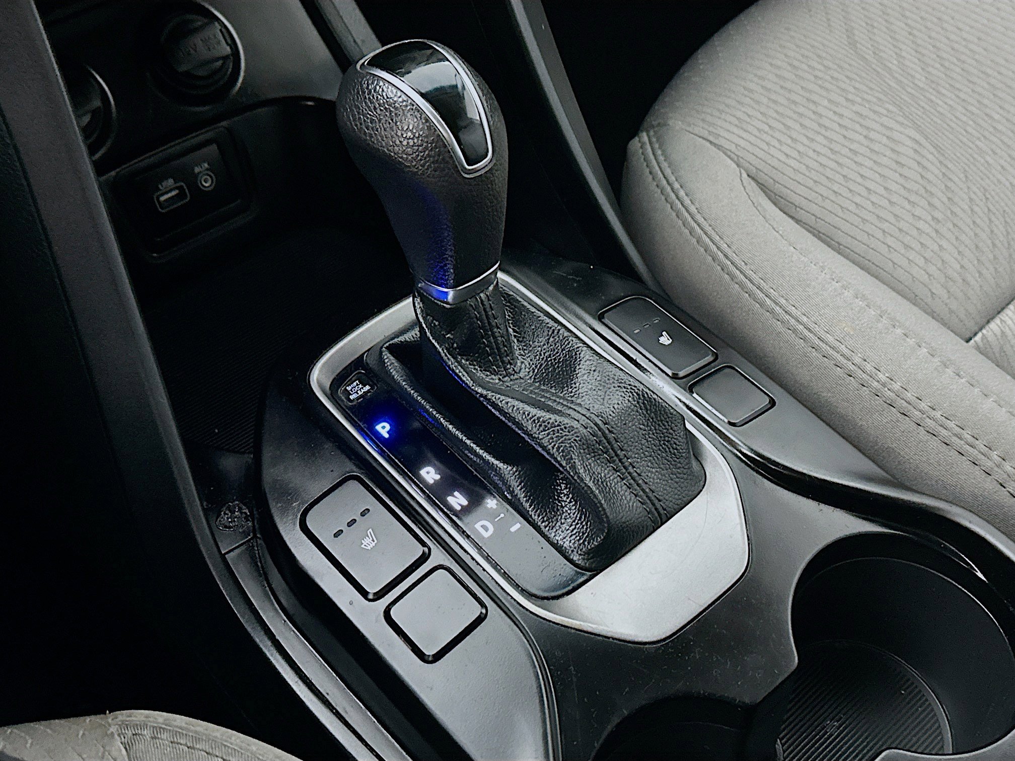 Used 2018 Hyundai Santa Fe Sport w/ 2.4L Value Package 02 image 16