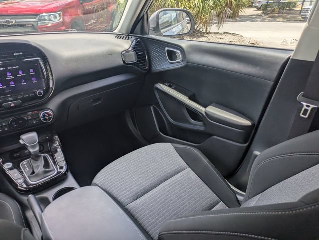 Used 2024 Kia Soul EX w/ Option Group 015 FWD image 15