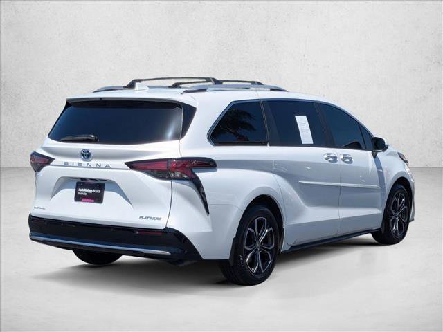 Used 2025 Toyota Sienna Platinum AWD/4WD image 5