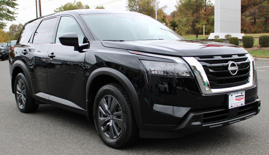 Certified 2024 Nissan Pathfinder S image 4