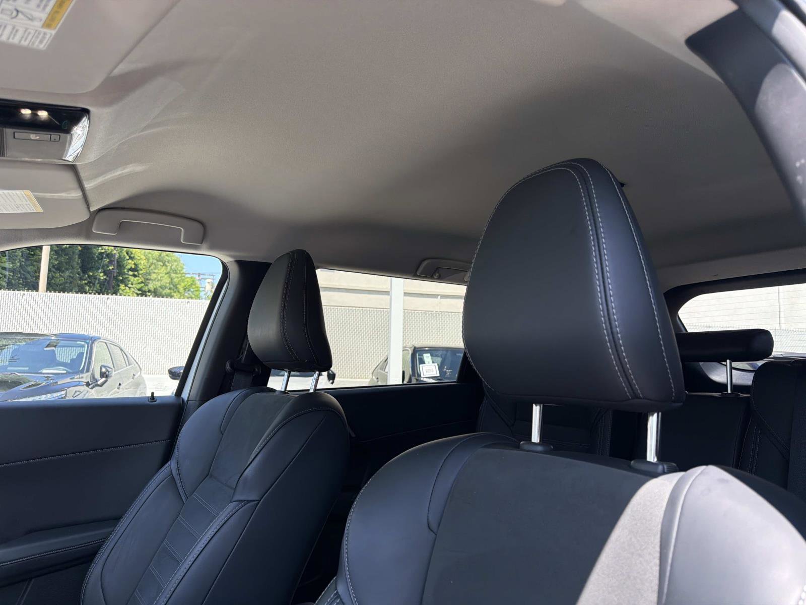 Used 2025 Mitsubishi Outlander SE FWD image 16