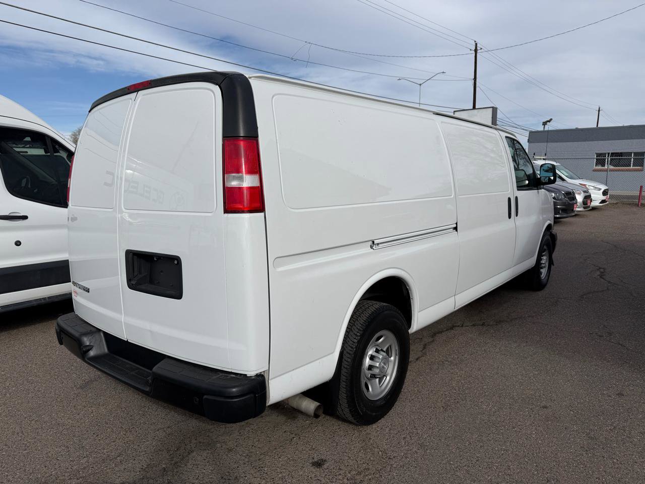 Used 2019 Chevrolet Express 3500 Extended w/ Driver Convenience Package image 7