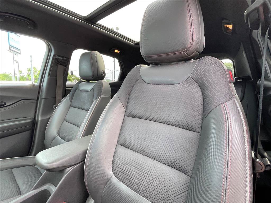 Used 2023 Chevrolet TrailBlazer RS w/ Sun and Liftgate Package FWD image 22